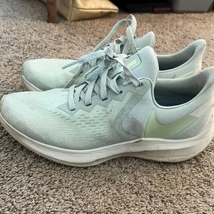 Lightly used (always indoor) Nike runners! Womens size 8.